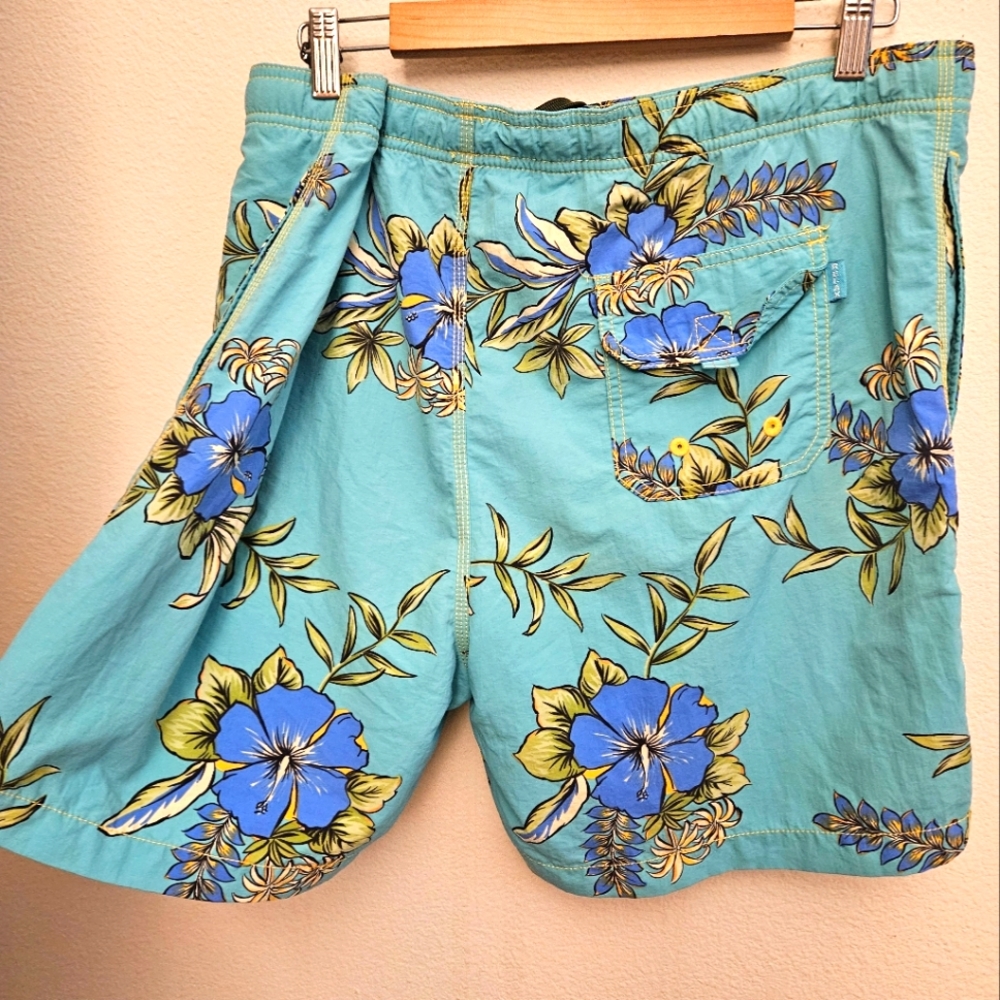 Medium Vintage Tommy Bahama Swim Trunks Floral Blue Men's Medium